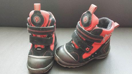 Cervene zimne topanky, 24