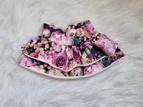 Kvetinová sukňa, 56