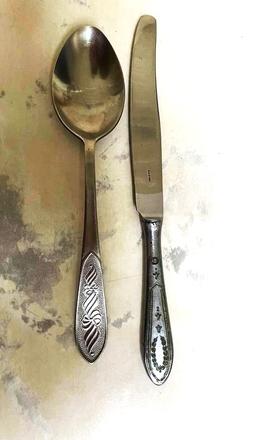 Starožitný príbor 2 ks,