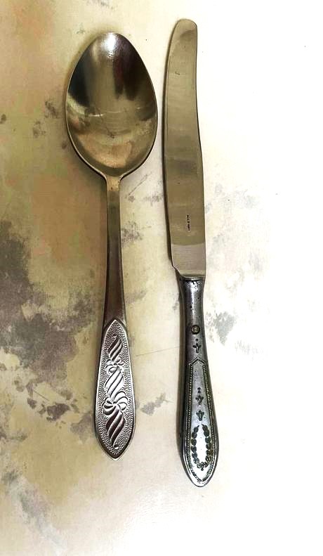 Starožitný príbor 2 ks,