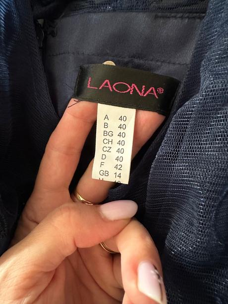 Spoločenské šaty, 40