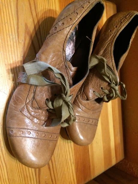 Krásne kožené štýlové topánky zn.baťa, baťa,38