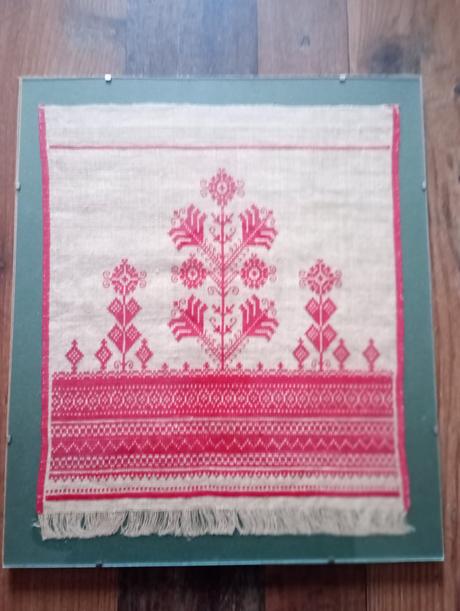 Stará ľudová výšivka,