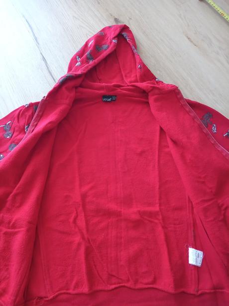 Mikina s kapucňou, 42