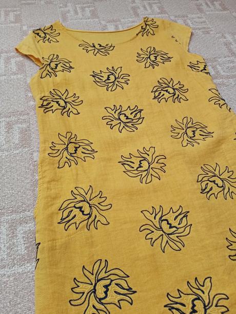 Šaty žlté s výšivkou, l