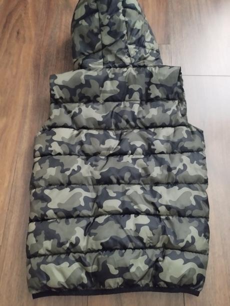 Maskáčová vesta, sinsay,140