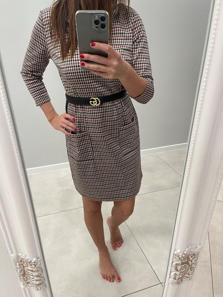 Karované šaty na zimu, s