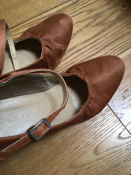 Tanečné topanky, 33