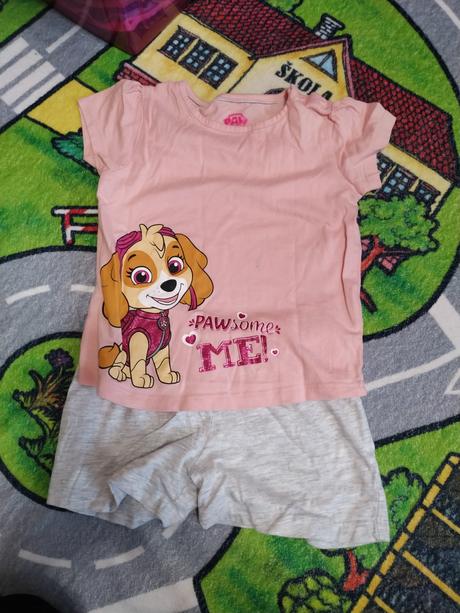 Krátke pyžamo, lupilu,86