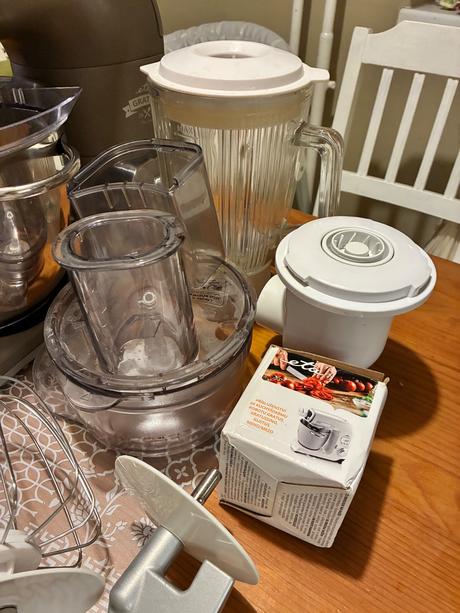 Kuchynsky robot eta gratus, eta