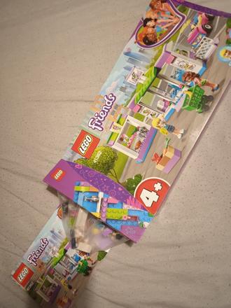 Lego friends supermarket v mestečku heartlake, 