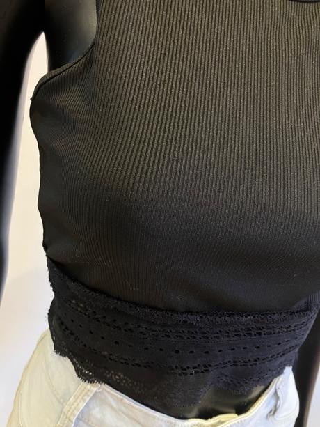 Dámske rebrované tričko s čipkou čierne shein (xs), xs