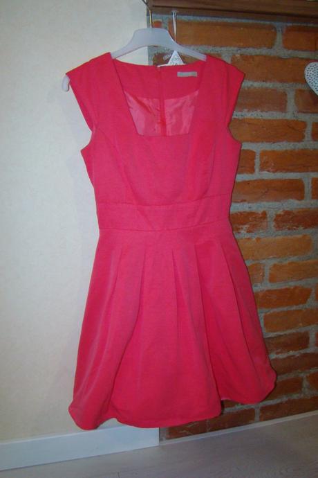 Malinové krátke šatočky s bohatou sukňou, orsay,36