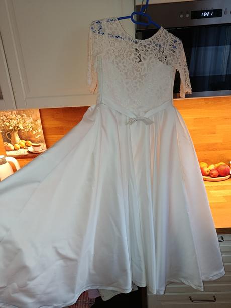 Šaty na 1.sv.prijimanie, 146