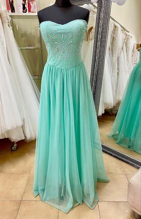 Spoločenské šaty vo veľkosti s / m, m / s