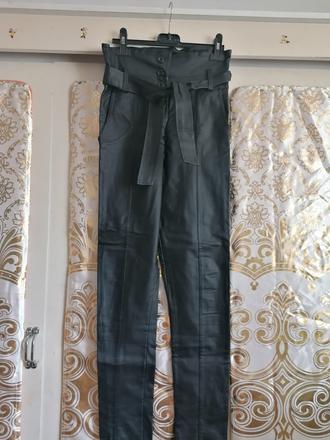 Koženkové skinny nohavice, s