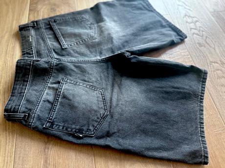 Šortky zn. cropp baggy, 30