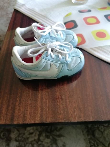 Tenisky už aj s poštou, nike,21
