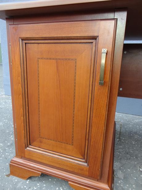 Kancelársky drevený stôl, 