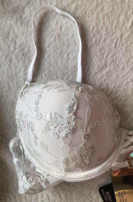 Nová biela čipkovaná push-up podprsenka, 75 c, 75c
