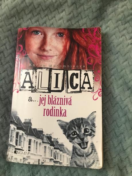 Kniha alica a jej bláznivá rodinka, 