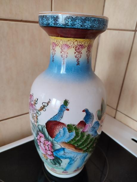 Čínska váza z keramiky,