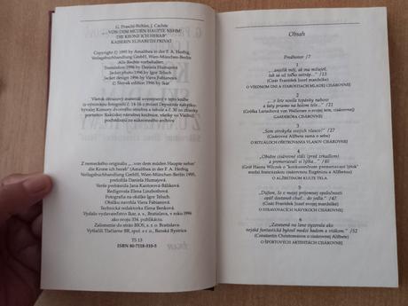 Sissi korunu skladám z unavenej hlavy praschlová,