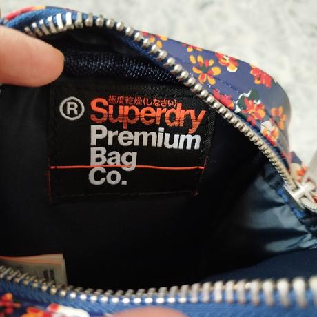 Značková taštička superdry, superdry