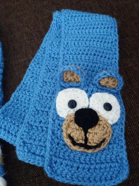 Chlapčenská čiapka a šál, 104