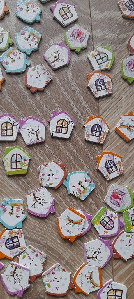 Drevene gombicky zvieratka, domceky, auta, 