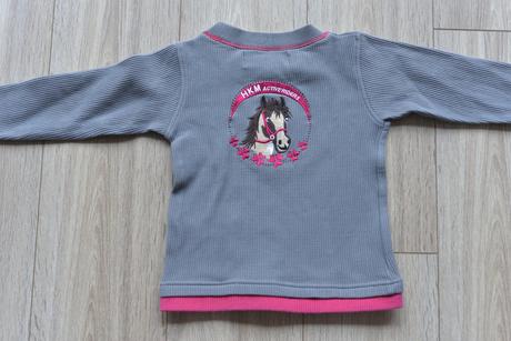 Mikina s koníkom, 116