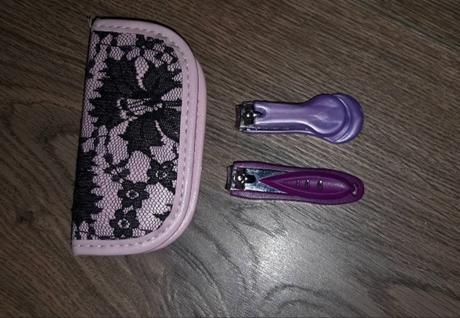 Manikúra, pedikúra,