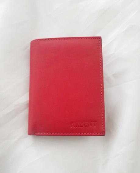 Podlhovastá pánska peňaženka z pravej kože,