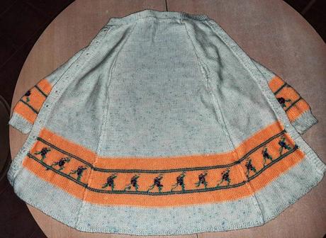 Ručne pletený dlhý sveter, 128