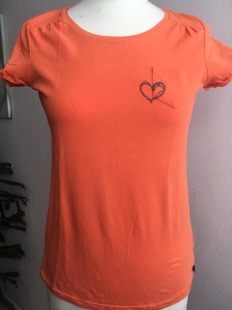 Dámske tričko zo srdiečkom veľ.m, reserved,m