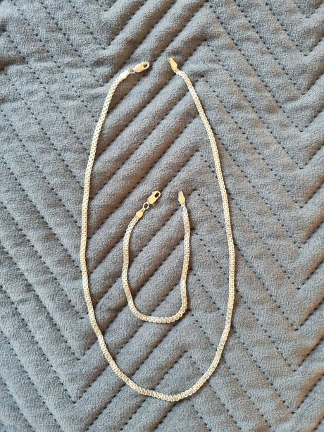 Strieborná retiazka a náramok,