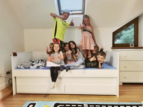 Nová rozkladacia posteľ+prístelka,šuflíky, šírka (cm): 90,dĺžka (cm): 200