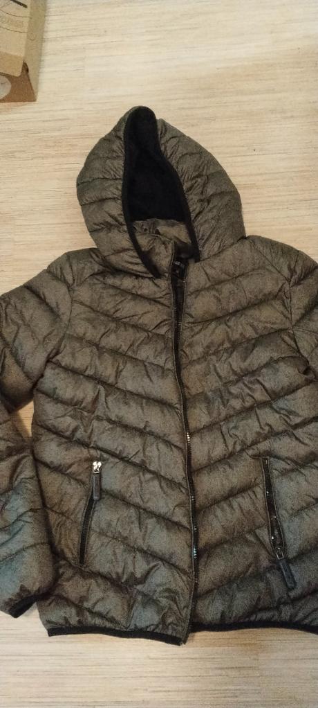 Vetrovka kvalitná s kapucňou, značka fbsister., m