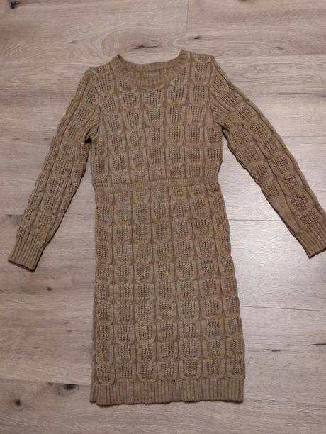 Krásne teplé šaty, l