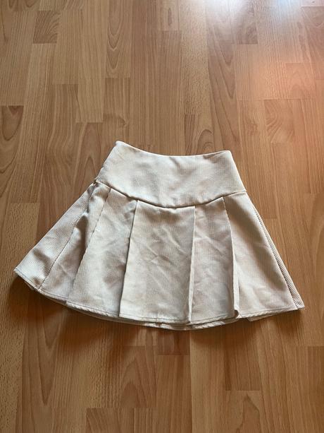 Dievčenská sukňa, 140