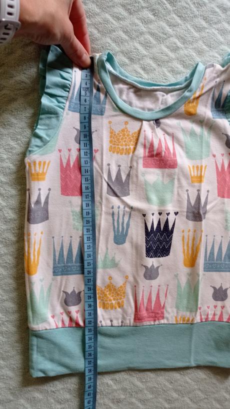 Handmade tricko s korunami, 104