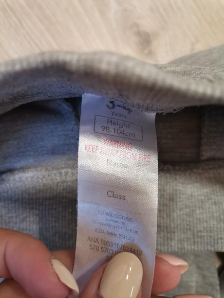 Chlapčenske sivé tepláky, 98