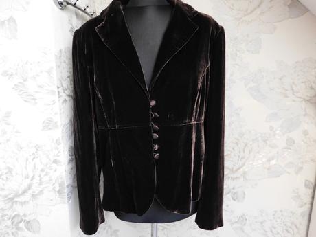 Per una kvalitny zamatovy blejzer, 42