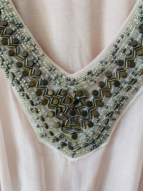 Bledoruzovy kamienkovy top, s