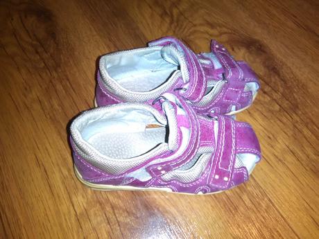 Kvalitné dievčenské sandále, 24