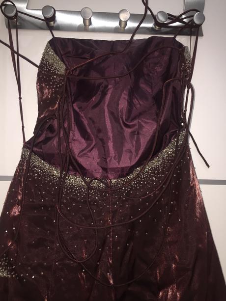 Spoločenské šaty, 38