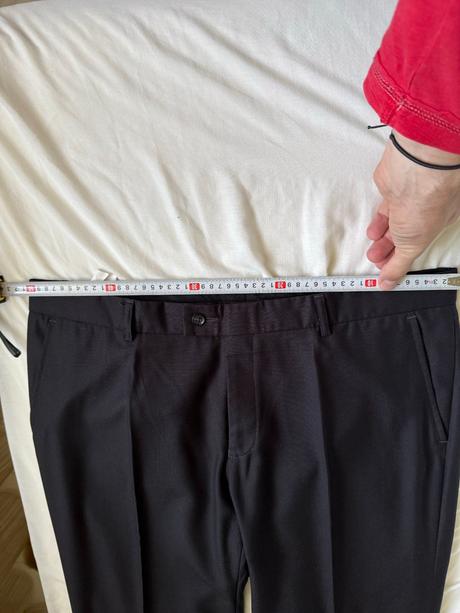 Oblek cierny velkost 56-58 (1x obleceny), 56