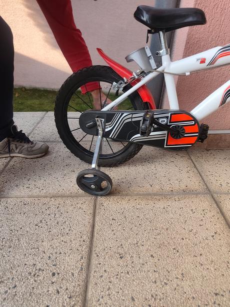 14" s pomocnými kolieskami, dino bikes,14