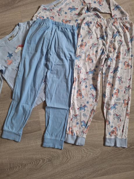 Pyžamá jednorožce 2ks, c&a,122