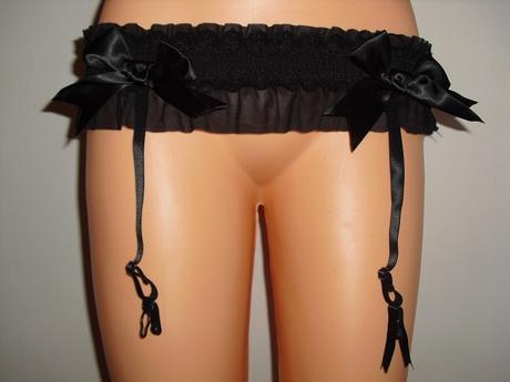 Taliansky podvazkovy pas s maslickami, m